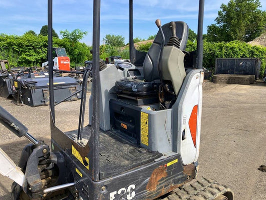 Mini pelle Bobcat E20 – 2015