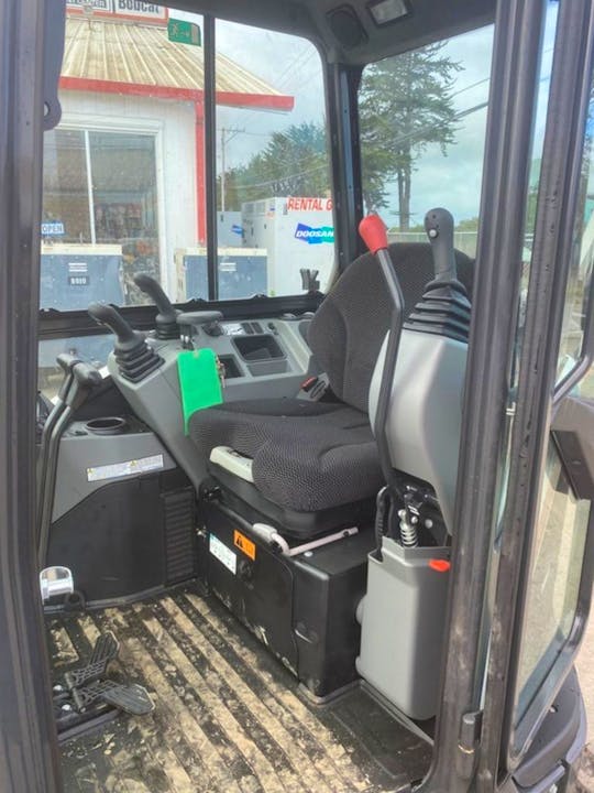 Mini pelle Bobcat Série R2 E35 – 2023