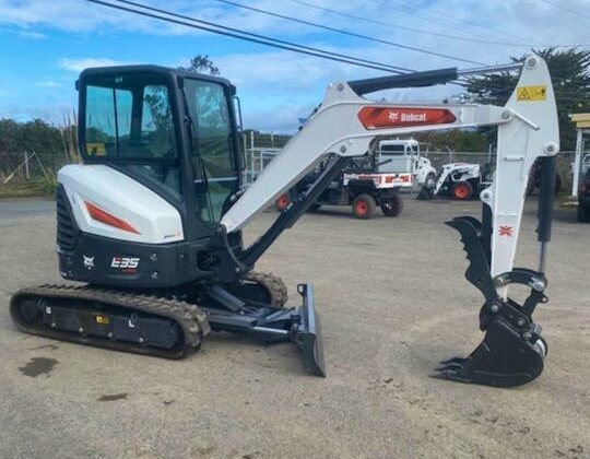 Mini pelle Bobcat Série R2 E35 – 2023